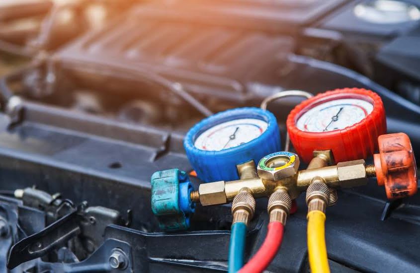 Car air conditioner check service and leak detection